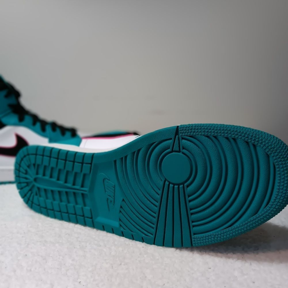 2018 Air Jordan 1 Mid SE' South Beach' - Picture 6 of 12
